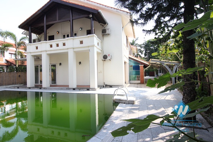Modern villa with nice garden and swimming pool in Tay Ho Diplomats residence